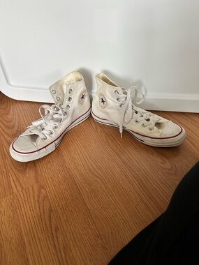 Converse Low Top Sneakers - Off-White Canvas